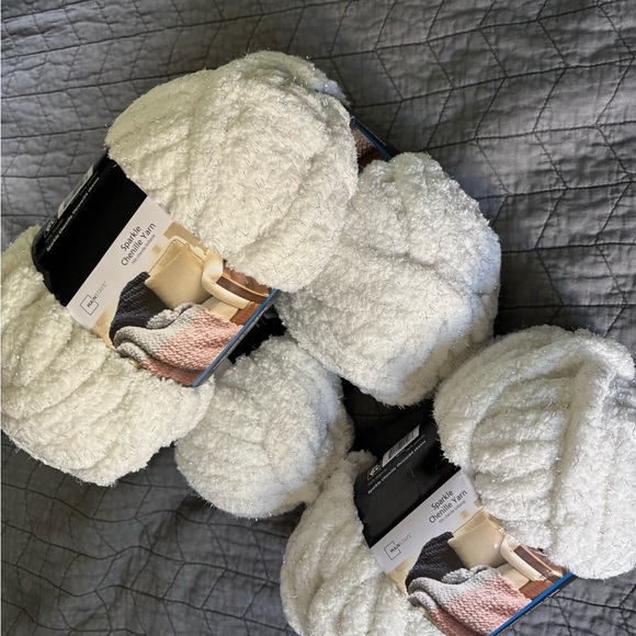 Sparkle Chenille Yarn in White. You get a bundle of four. - Picture 5 of 5